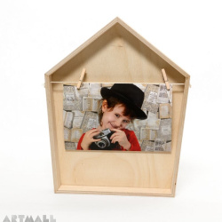 Wooden frame for pictures - house
